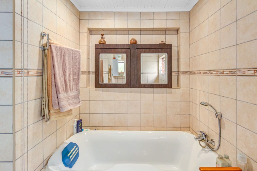 3 Bedroom Property for Sale in Brenton On Lake Western Cape